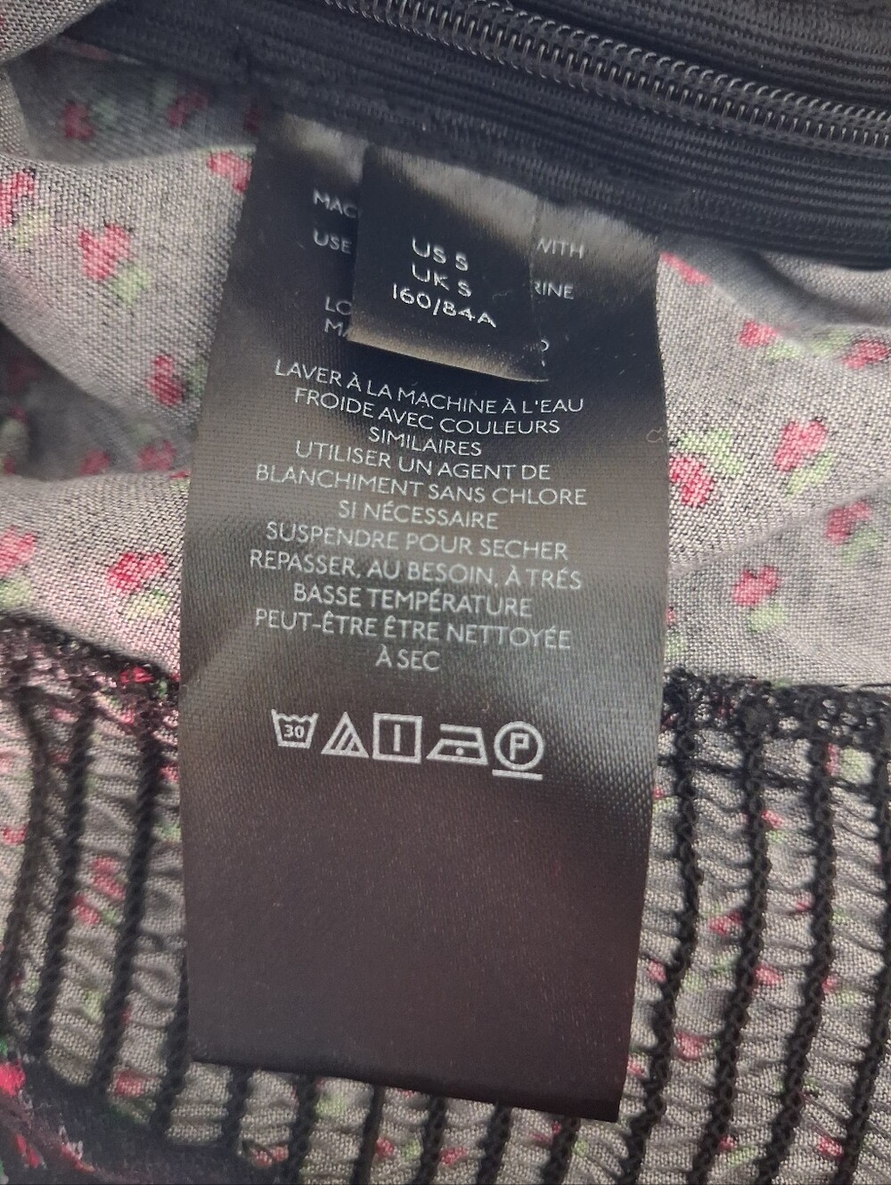Urban Outfitters Strawberry Puff Sleeve Crop Top - Picture 7 of 7